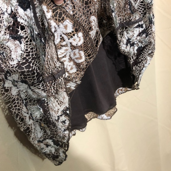 EUC CJ Banks Top - Picture 6 of 8